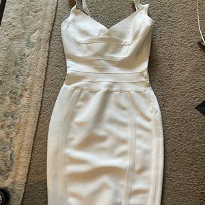Royal white bandage dress - Size S
New
Tagged zara for exposure